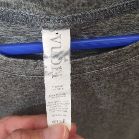 Lot of Five Ladies Performance Tanks Size S - Picture 4 of 7